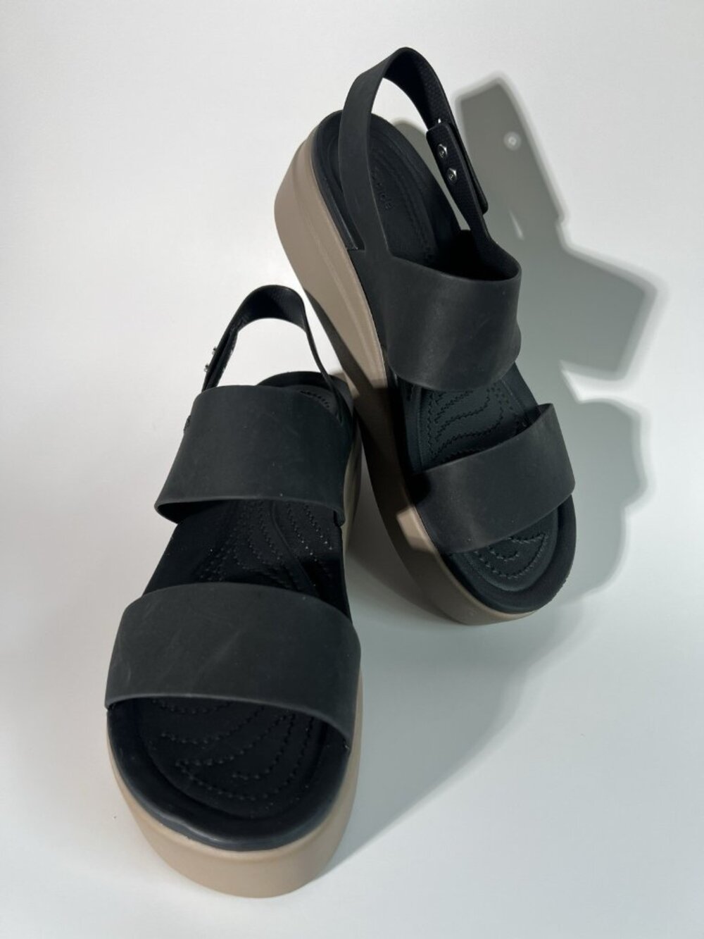 Women's Crocs LiteRide Brooklyn Low Wedge Platform Sandals Size 10 Black Beige - Picture 6 of 12